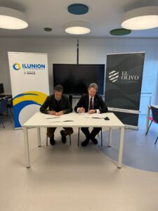 Firma convenio Ilunion y FP El Olivo